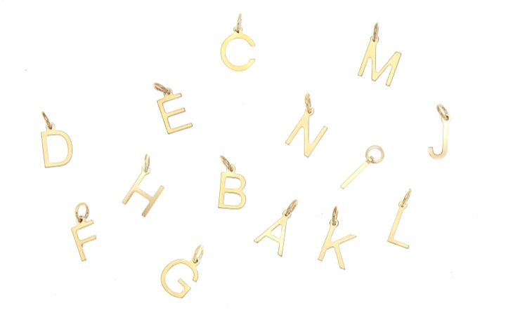 Letters bokstäver A-Z Kulta ryhmässä Kaulakorut / Kultaiset kaulakorut @ SCANDINAVIAN JEWELRY DESIGN (161212R)